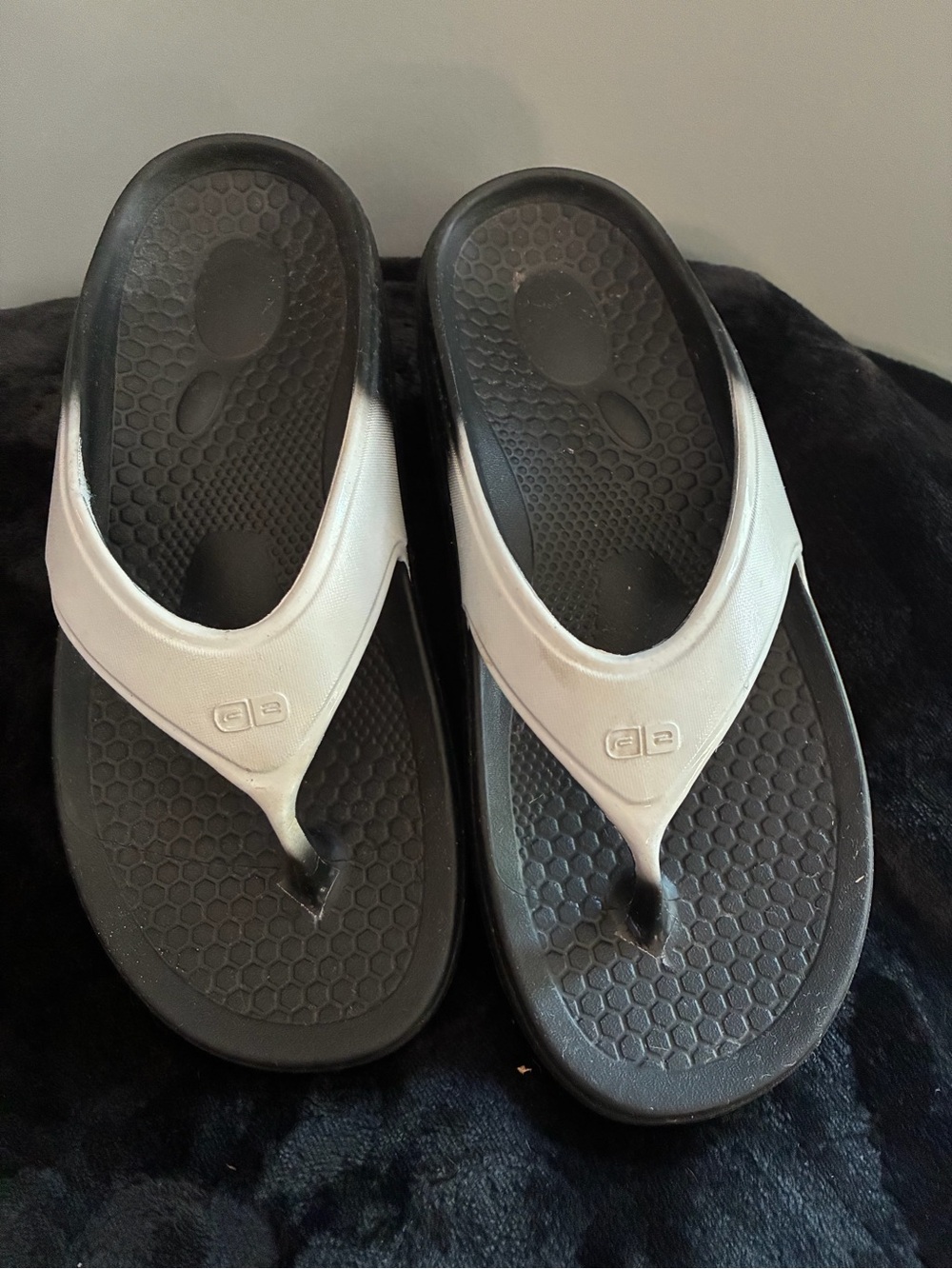 Spenco Women’s Black & White Flip Flop Sandals - Cushioned Footbed, size 8W
